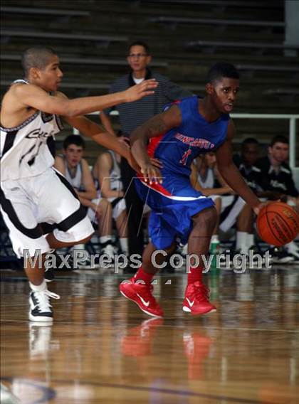 Thumbnail 2 in Clark vs Duncanville (McDonald's Texas Invitational) photogallery.