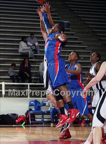 Thumbnail 1 in Clark vs Duncanville (McDonald's Texas Invitational) photogallery.