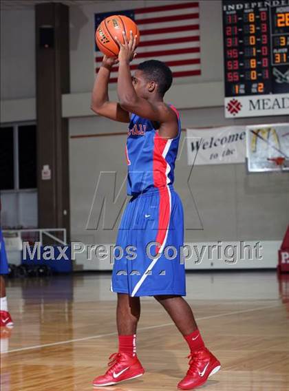 Thumbnail 1 in Clark vs Duncanville (McDonald's Texas Invitational) photogallery.