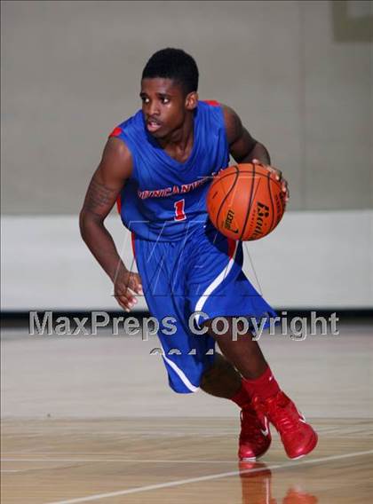 Thumbnail 1 in Clark vs Duncanville (McDonald's Texas Invitational) photogallery.