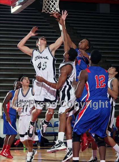 Thumbnail 2 in Clark vs Duncanville (McDonald's Texas Invitational) photogallery.