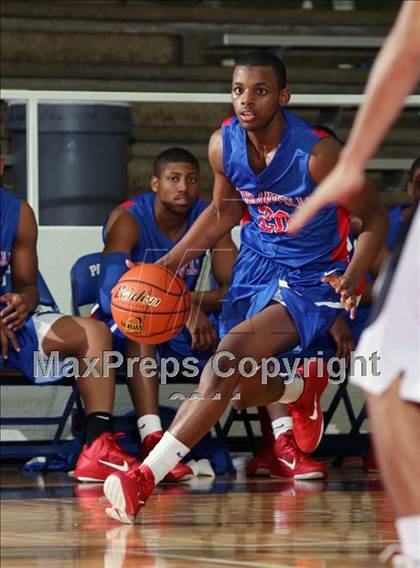 Thumbnail 1 in Clark vs Duncanville (McDonald's Texas Invitational) photogallery.