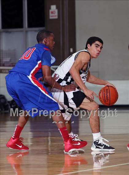 Thumbnail 3 in Clark vs Duncanville (McDonald's Texas Invitational) photogallery.