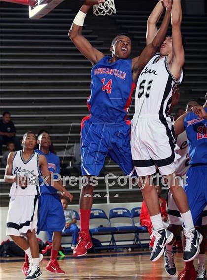 Thumbnail 1 in Clark vs Duncanville (McDonald's Texas Invitational) photogallery.