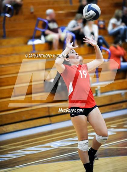 Thumbnail 1 in Mineola vs. South Side (Long Beach Invitational) photogallery.