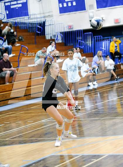 Thumbnail 2 in Mineola vs. South Side (Long Beach Invitational) photogallery.