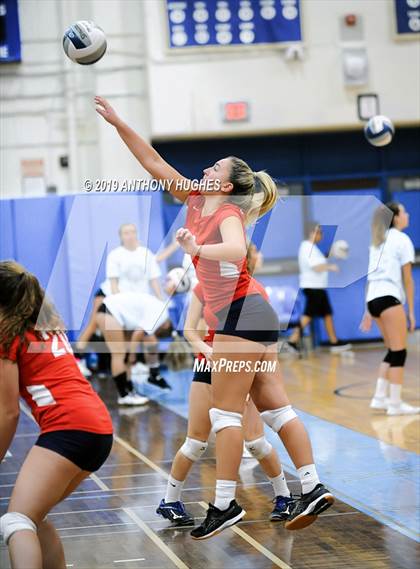 Thumbnail 1 in Mineola vs. South Side (Long Beach Invitational) photogallery.