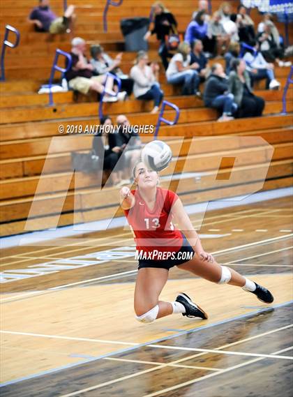 Thumbnail 1 in Mineola vs. South Side (Long Beach Invitational) photogallery.