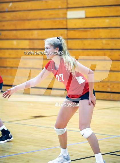 Thumbnail 1 in Mineola vs. South Side (Long Beach Invitational) photogallery.