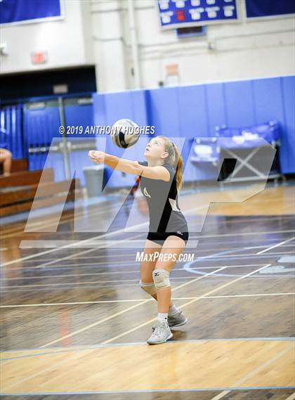 Thumbnail 2 in Mineola vs. South Side (Long Beach Invitational) photogallery.