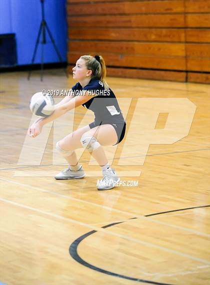 Thumbnail 2 in Mineola vs. South Side (Long Beach Invitational) photogallery.