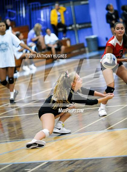 Thumbnail 1 in Mineola vs. South Side (Long Beach Invitational) photogallery.