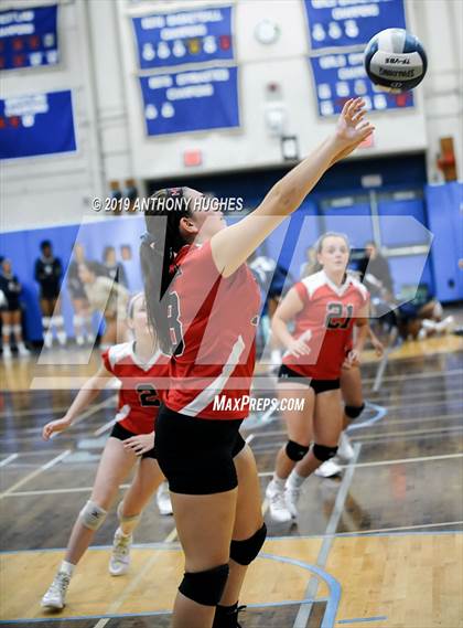 Thumbnail 3 in Mineola vs. South Side (Long Beach Invitational) photogallery.
