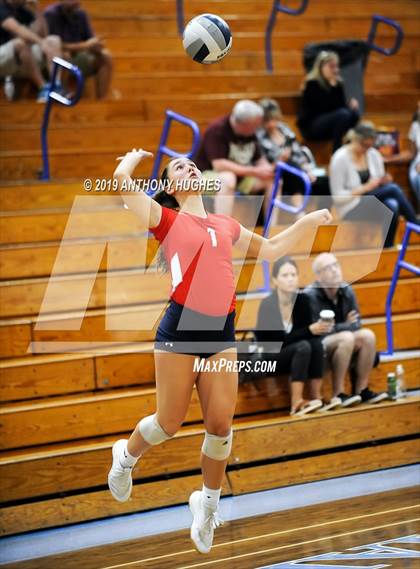 Thumbnail 3 in Mineola vs. South Side (Long Beach Invitational) photogallery.
