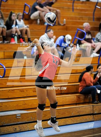 Thumbnail 2 in Mineola vs. South Side (Long Beach Invitational) photogallery.