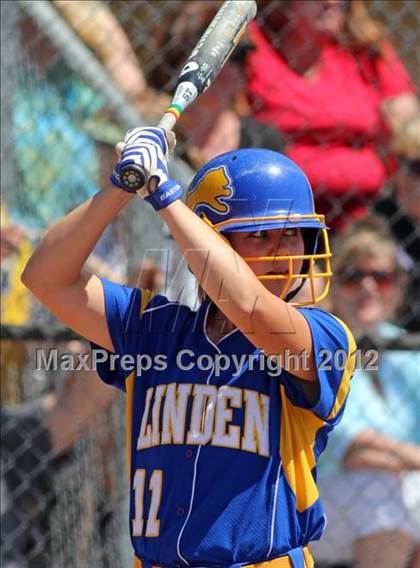Thumbnail 2 in Linden vs. Hughson (CIF SJS D5 Final) photogallery.