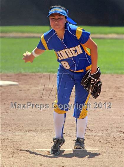 Thumbnail 2 in Linden vs. Hughson (CIF SJS D5 Final) photogallery.