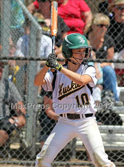 Thumbnail 2 in Linden vs. Hughson (CIF SJS D5 Final) photogallery.