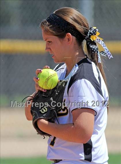 Thumbnail 2 in Linden vs. Hughson (CIF SJS D5 Final) photogallery.