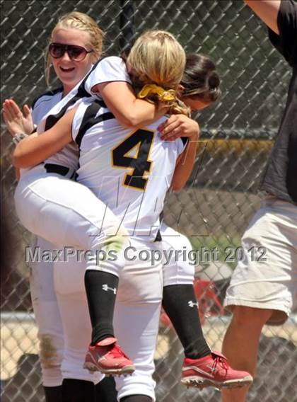 Thumbnail 3 in Linden vs. Hughson (CIF SJS D5 Final) photogallery.
