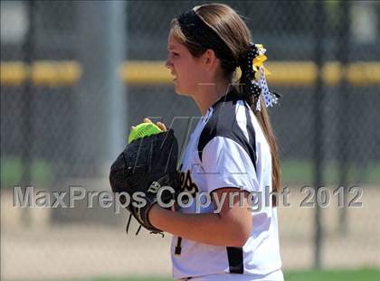 Thumbnail 2 in Linden vs. Hughson (CIF SJS D5 Final) photogallery.