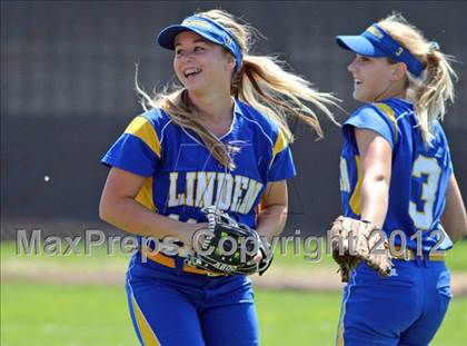 Thumbnail 3 in Linden vs. Hughson (CIF SJS D5 Final) photogallery.