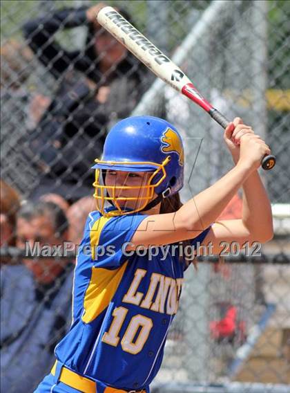 Thumbnail 1 in Linden vs. Hughson (CIF SJS D5 Final) photogallery.