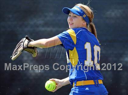 Thumbnail 2 in Linden vs. Hughson (CIF SJS D5 Final) photogallery.
