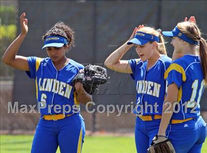 Thumbnail 2 in Linden vs. Hughson (CIF SJS D5 Final) photogallery.