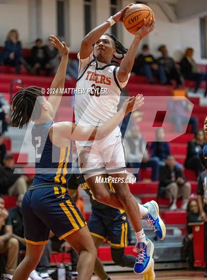Thumbnail 2 in South View vs. Cape Fear (United 8 Conference Tournament - First Round) photogallery.