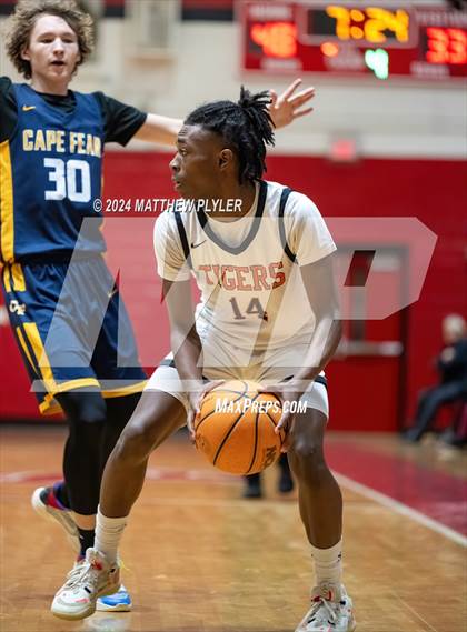 Thumbnail 2 in South View vs. Cape Fear (United 8 Conference Tournament - First Round) photogallery.