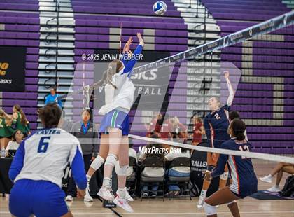 Thumbnail 2 in Xavier College Prep vs. Chaminade (Durango Fall Classic) photogallery.