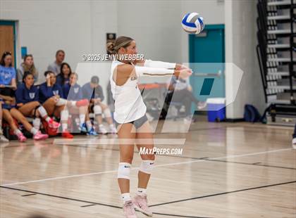 Thumbnail 3 in Xavier College Prep vs. Chaminade (Durango Fall Classic) photogallery.