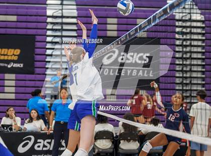 Thumbnail 3 in Xavier College Prep vs. Chaminade (Durango Fall Classic) photogallery.