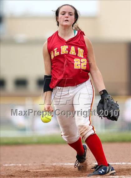 Thumbnail 2 in Olean v. Dobbs Ferry (NYSPHSAA Class B Semifinal) photogallery.