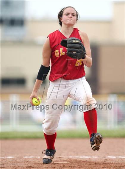 Thumbnail 1 in Olean v. Dobbs Ferry (NYSPHSAA Class B Semifinal) photogallery.