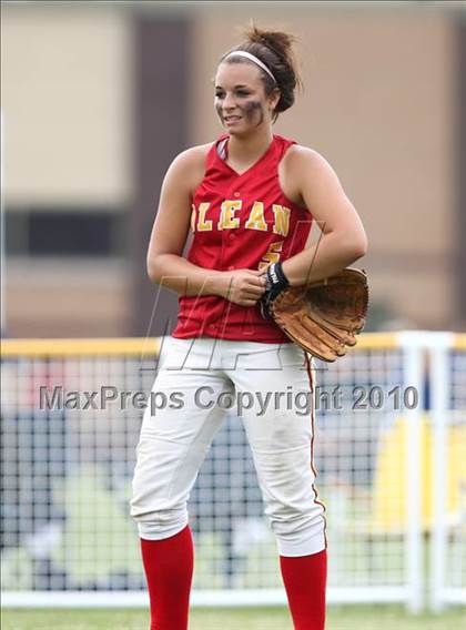 Thumbnail 1 in Olean v. Dobbs Ferry (NYSPHSAA Class B Semifinal) photogallery.