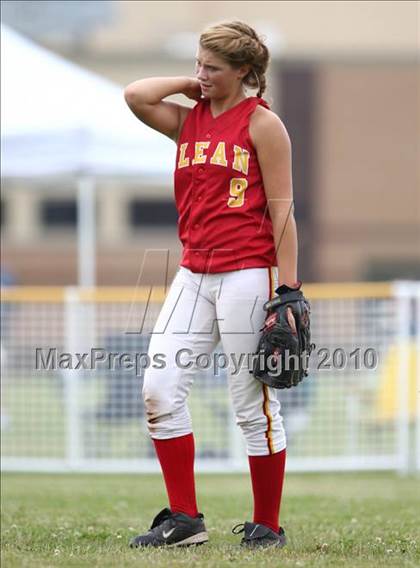 Thumbnail 1 in Olean v. Dobbs Ferry (NYSPHSAA Class B Semifinal) photogallery.