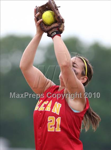 Thumbnail 2 in Olean v. Dobbs Ferry (NYSPHSAA Class B Semifinal) photogallery.