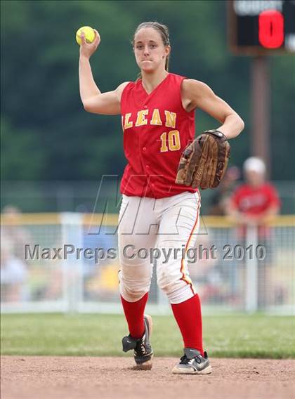 Thumbnail 3 in Olean v. Dobbs Ferry (NYSPHSAA Class B Semifinal) photogallery.