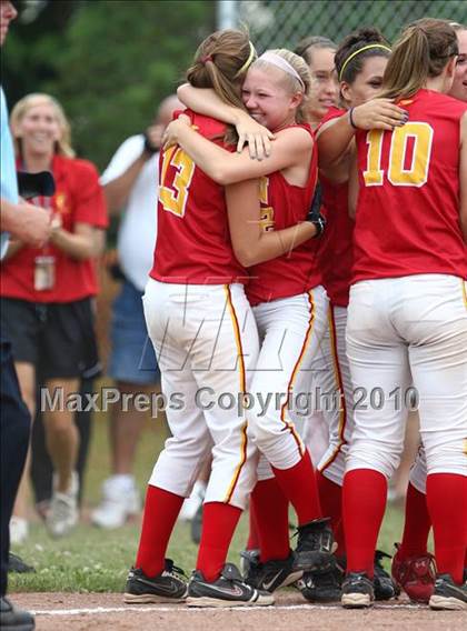 Thumbnail 2 in Olean v. Dobbs Ferry (NYSPHSAA Class B Semifinal) photogallery.