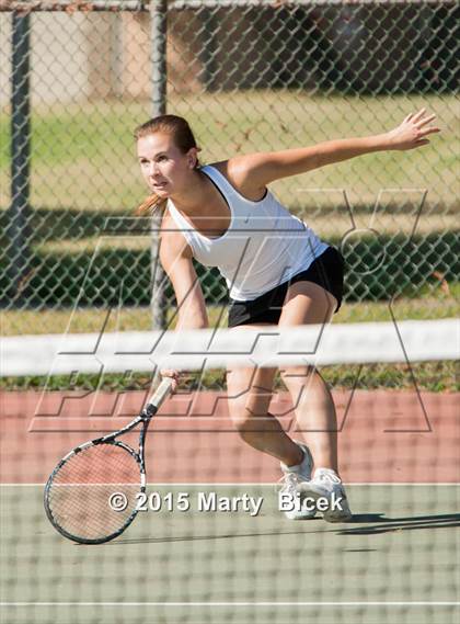 Thumbnail 2 in Enochs @ Beyer photogallery.