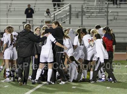 Thumbnail 3 in La Jolla vs. Harvard-Westlake (CIF D2 SoCal Regional Final) photogallery.