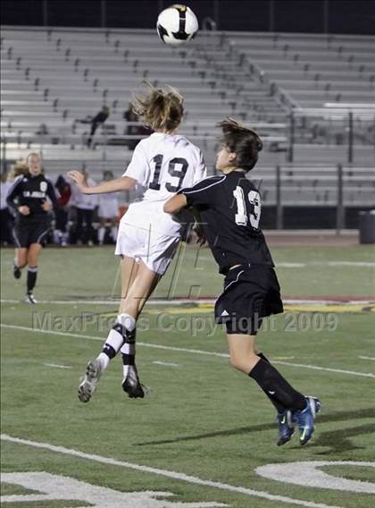 Thumbnail 3 in La Jolla vs. Harvard-Westlake (CIF D2 SoCal Regional Final) photogallery.