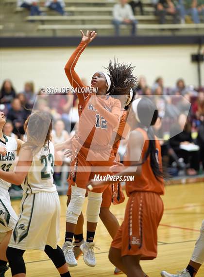 Thumbnail 3 in Madison vs Reagan [Ronald] photogallery.