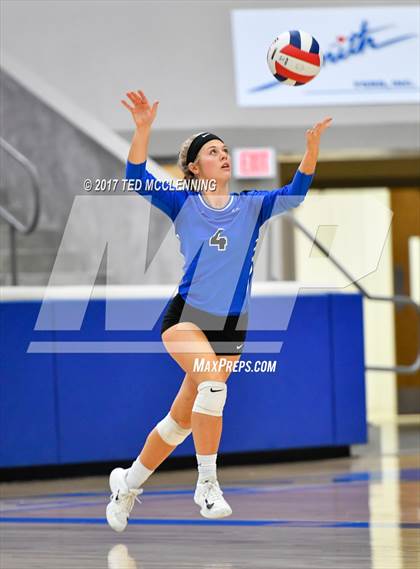 Thumbnail 3 in Rogers vs Conway  (AAA 7A 2nd Round Playoff) photogallery.