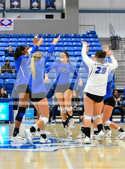 Thumbnail 3 in Rogers vs Conway  (AAA 7A 2nd Round Playoff) photogallery.