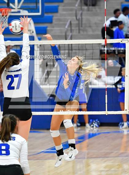Thumbnail 3 in Rogers vs Conway  (AAA 7A 2nd Round Playoff) photogallery.