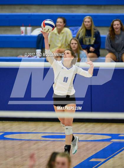 Thumbnail 1 in Rogers vs Conway  (AAA 7A 2nd Round Playoff) photogallery.