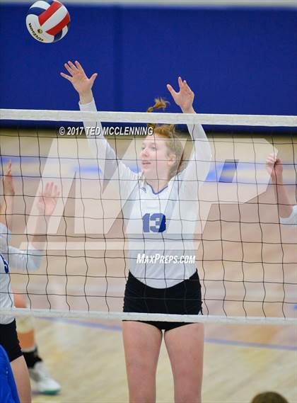 Thumbnail 2 in Rogers vs Conway  (AAA 7A 2nd Round Playoff) photogallery.